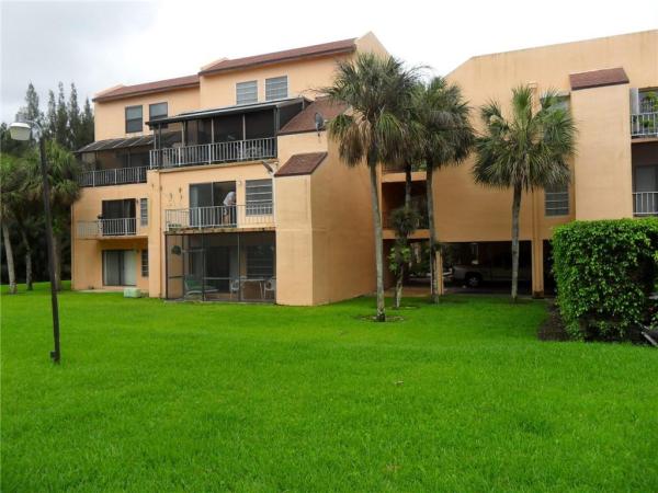 Lago West, 430 Commodore Dr #209, Plantation, Florida 33325, image 3