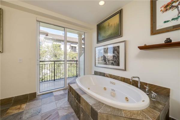 Wilton Station, 2617 NE 14th Ave #400, Wilton Manors, Florida 33334, image 2