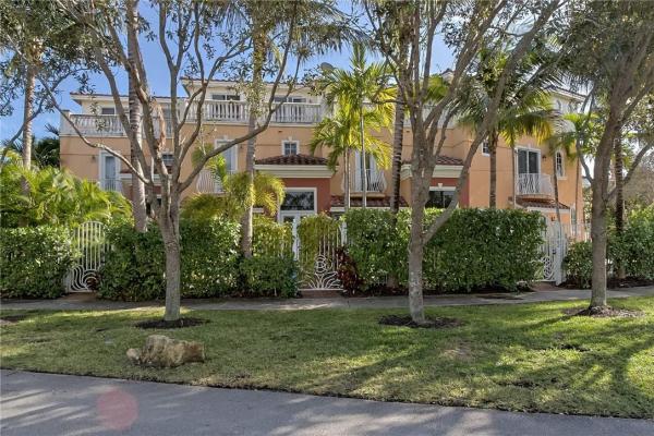 Grandeur, 1366 Bayview Dr, Fort Lauderdale, Florida 33304, image 1