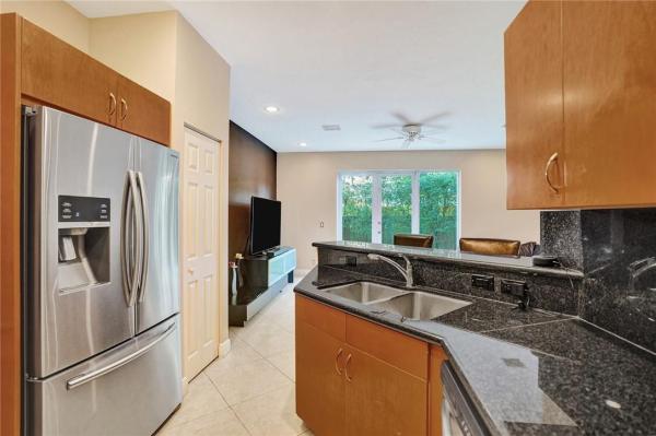 Croissant Springs, 440 SW 14th Ct, Fort Lauderdale, Florida 33315, image 2