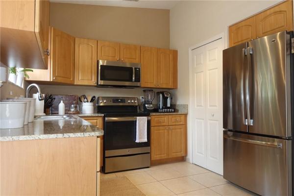 Garden View Villa Homes, 7221 NW 174th Ter #201, Hialeah, Florida 33015, image 2