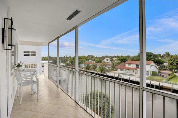 Barclay Square, 2841 NE 33rd Ct #401, Fort Lauderdale, Florida 33306, image 3