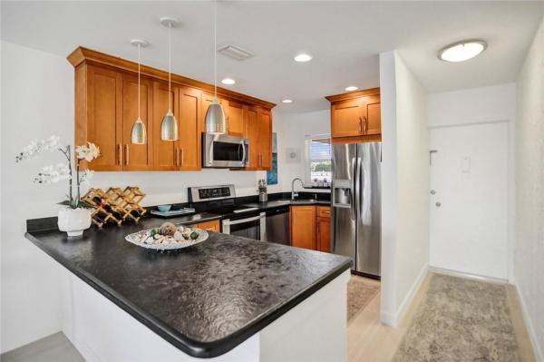 Barclay Square, 2841 NE 33rd Ct #401, Fort Lauderdale, Florida 33306, image 1