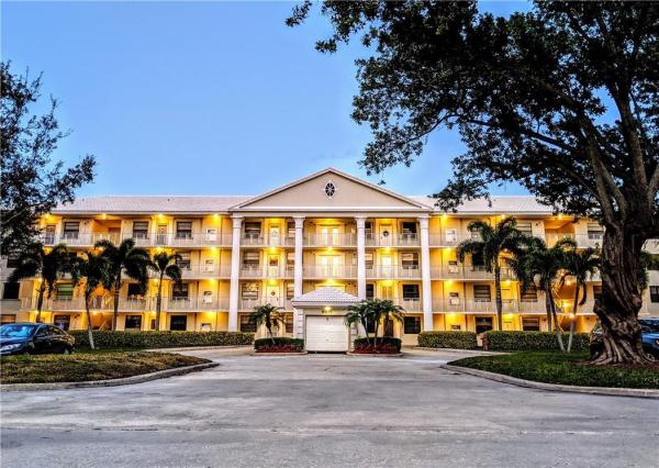 Whitehall At Camino Real, 6073 Balboa Cir #404, Boca Raton, Florida 33433, image 3