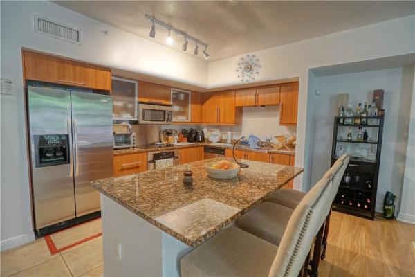 Puerta De Palmas, 888 S Douglas Rd #106, Coral Gables, Florida 33134, image 2