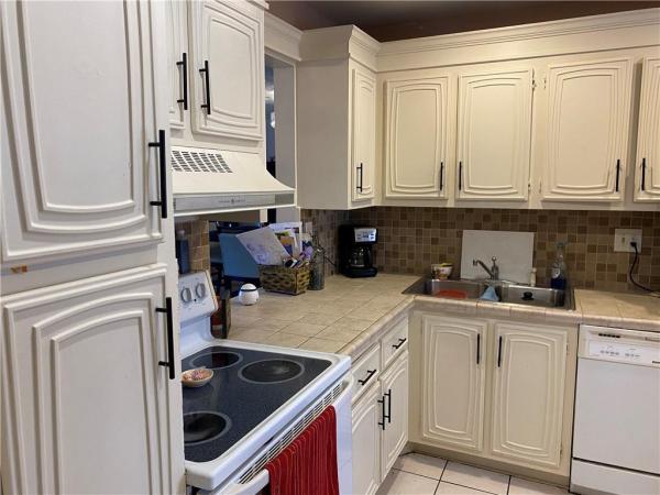 Arrowhead, 2430 SW 81st Ave #305, Davie, Florida 33324, image 2