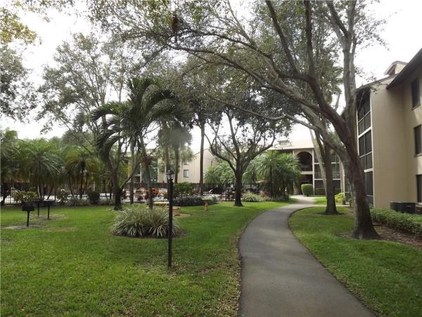 The Charter Club Of Palm Beach, 202 Foxtail Dr #C1, Greenacres, Florida 33415, image 3