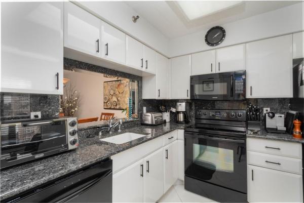 Huntington Lakes 5, 7260 Kinghurst Dr #601, Delray Beach, Florida 33446, image 1