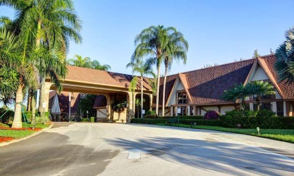 Huntington Lakes 5, 7260 Kinghurst Dr #601, Delray Beach, Florida 33446, image 2