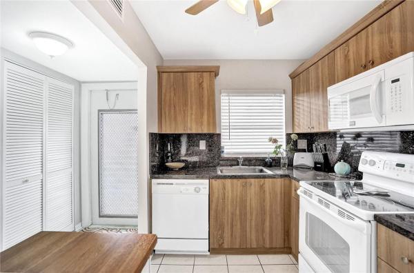 Sunrise Lakes 3, 9761 Sunrise Lakes Blvd #110, Sunrise, Florida 33322, image 1
