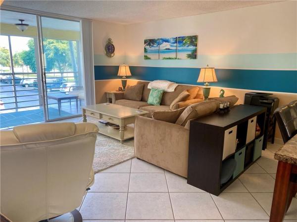 Meadowbrook Lakes, 425 SE 11th Ter #206, Dania Beach, Florida 33004, image 1