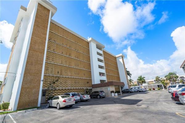 River Bend At River Shores, 3010 NE 16th Ave #103, Oakland Park, Florida 33334, image 1