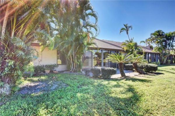 Versailles Court At The Fountains Country Club, 6717 Versailles Ct, Lake Worth, Florida 33467, image 1