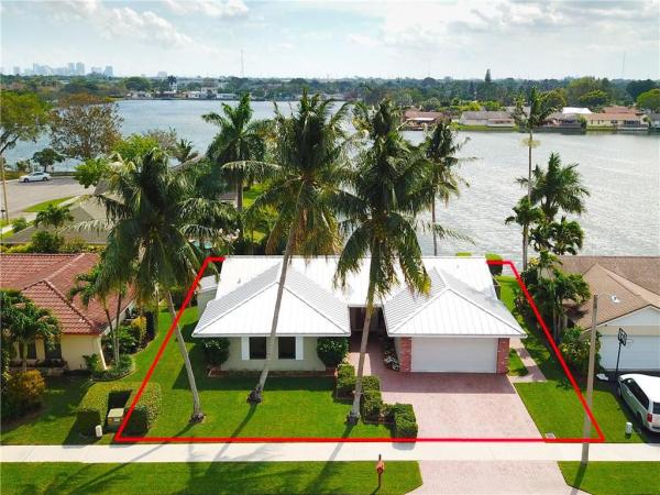 Royal Palm Lakes Estates, 1840 NW 42nd St, Oakland Park, Florida 33309, image 1