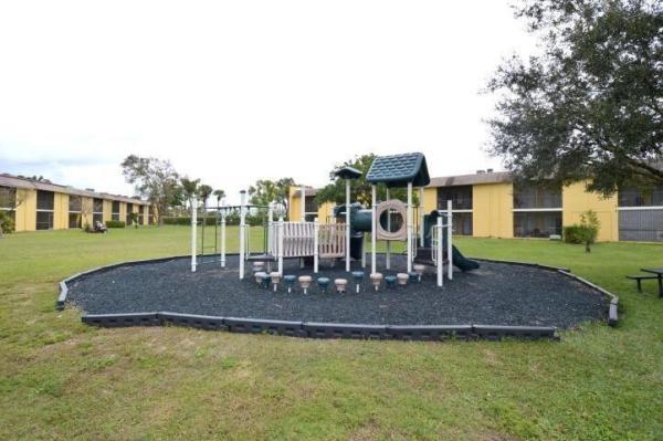 1012 Meadows Cir, Boynton Beach, Florida 33436, image 2