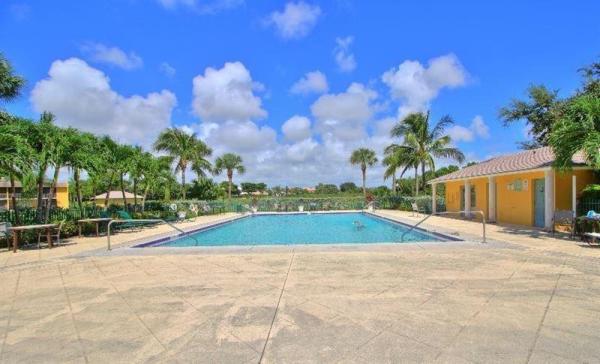 1012 Meadows Cir, Boynton Beach, Florida 33436, image 3