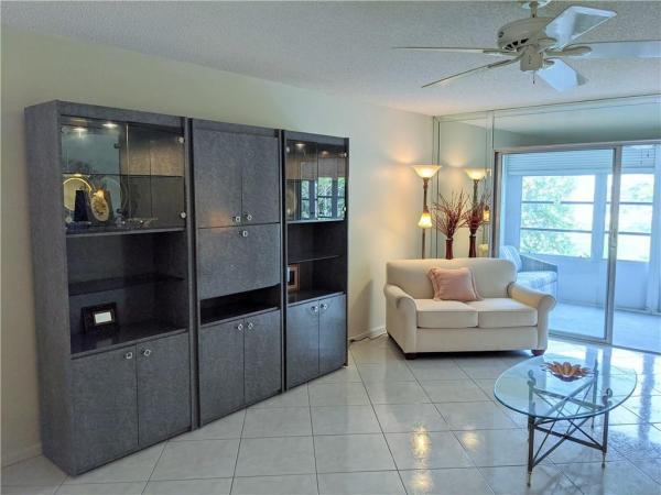 Victoria Village, 2803 Victoria Way #D2, Coconut Creek, Florida 33066, image 1