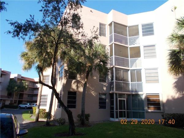 Sabal Palm Of Pine Island Ridge, 9520 Seagrape Dr #206, Davie, Florida 33324, image 2