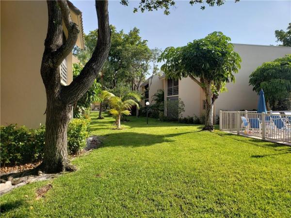 Deerfield Pines North, 959 SE 2nd Ave #219, Deerfield Beach, Florida 33441, image 1
