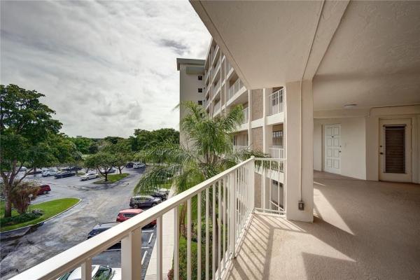 Palm-Aire Country Club 4, 3090 N Course Dr #406, Pompano Beach, Florida 33069, image 1