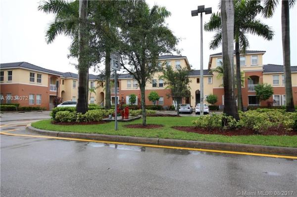 Fontainbleau Lakes Courtyards West, 10012 NW 7th St #101, Fountainebleau, Florida 33172, image 3