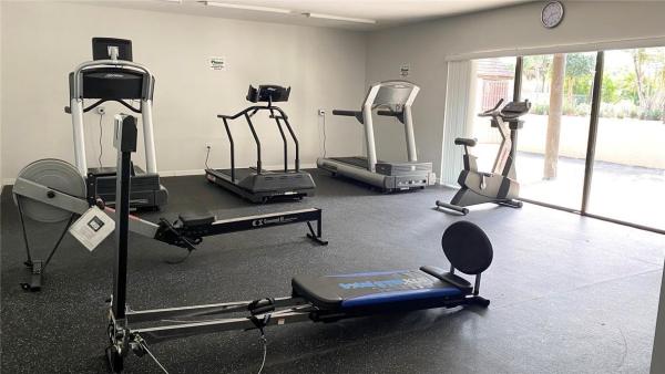 Summertree Village, 511 Ives Dairy Rd #305-6, Ives Estates, Florida 33179, image 1