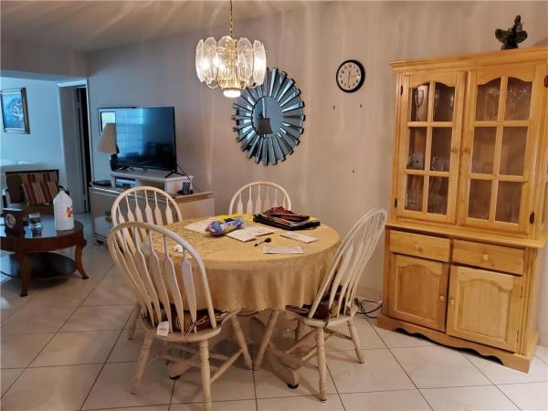 Whitehall 2 Of Pine Island Ridge, 1715 Whitehall Dr #401, Davie, Florida 33324, image 3