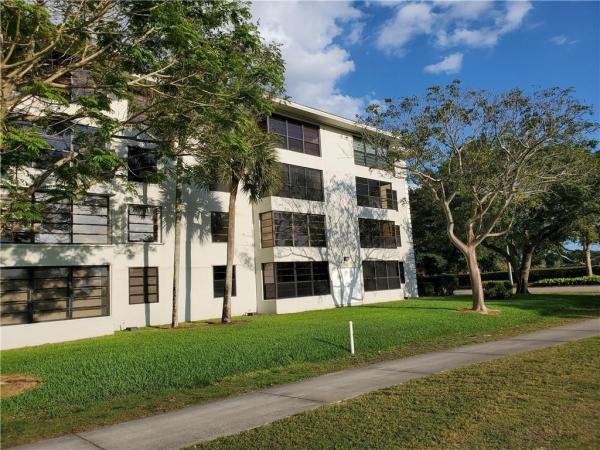 Whitehall 2 Of Pine Island Ridge, 1715 Whitehall Dr #401, Davie, Florida 33324, image 2