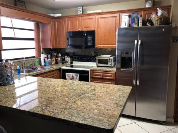 Kendall Lakes East Lakeview Townhouses, 13432 SW 62nd St #103R, Kendale Lakes, Florida 33183, image 2