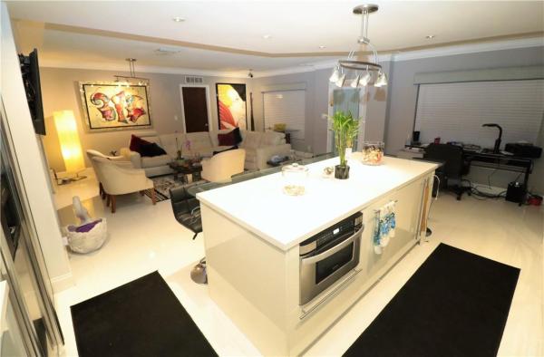 Valencia At Wilton Manors, 615 NE 20th St, Wilton Manors, Florida 33305, image 1