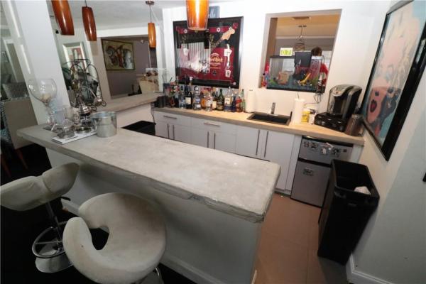 Valencia At Wilton Manors, 615 NE 20th St, Wilton Manors, Florida 33305, image 2