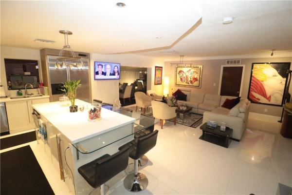 Valencia At Wilton Manors, 615 NE 20th St, Wilton Manors, Florida 33305, image 3