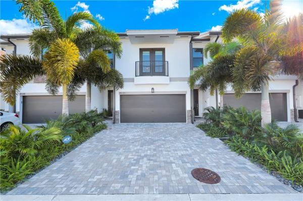 Aqua Bella, 4520 E Aqua Bella Ln, Dania Beach, Florida 33312, image 3