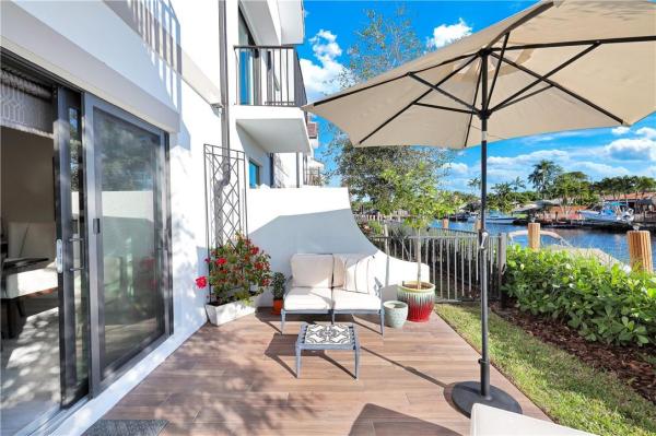 Aqua Bella, 4520 E Aqua Bella Ln, Dania Beach, Florida 33312, image 2