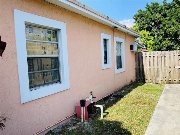 361 NW 103rd St, Unincorporated Dade County, Florida 33150, image 3