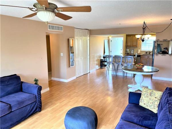 The Racquet Club, 805 W Oakland Park Blvd #D18, Oakland Park, Florida 33311, image 1
