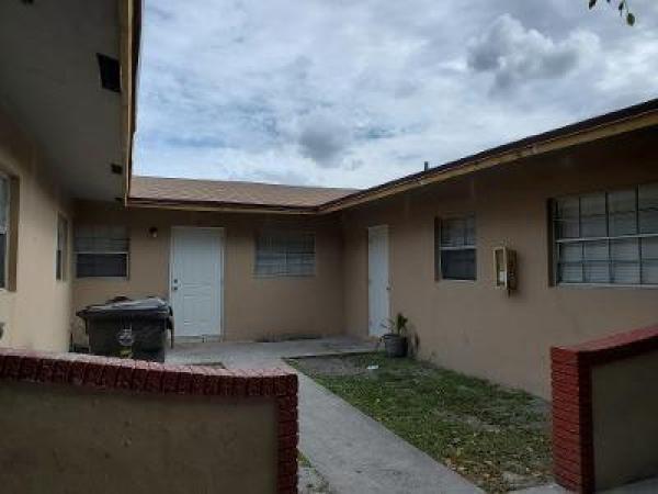 Oriole Estates, 4090 NW 31st Ter #4, Lauderdale Lakes, Florida 33309, image 2