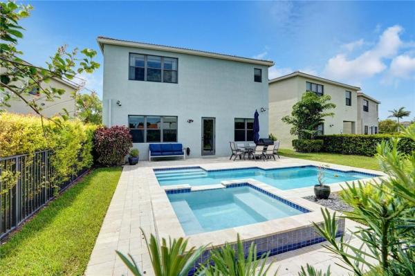 Champion Lakes, 19254 NE 6th Ave, Ives Estates, Florida 33179, image 3