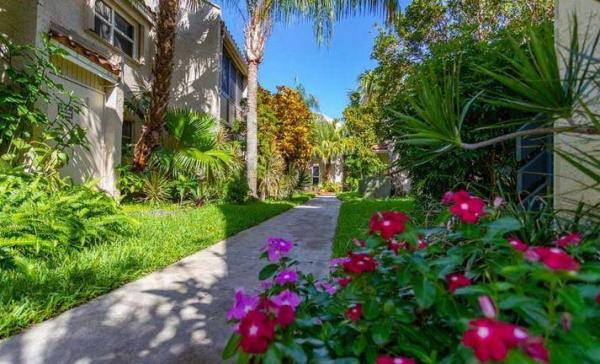 Embarcadero, 5234 NE 6th Ave #C25, Oakland Park, Florida 33334, image 1