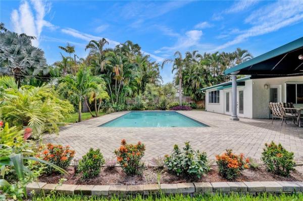 Lloyd Estates, 620 NW 37th St, Oakland Park, Florida 33309, image 1