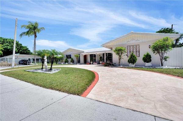 Royal Oaks Hills, 682 W Camino Real, Boca Raton, Florida 33486, image 1