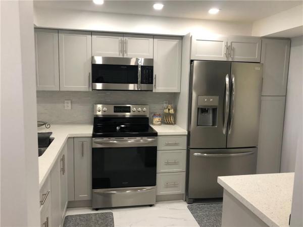 Colony Point, 1101 Colony Point Cir #105, Pembroke Pines, Florida 33026, image 1