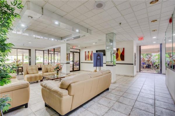 Chantilly, 900 NE 195th St #314, Ives Estates, Florida 33179, image 3