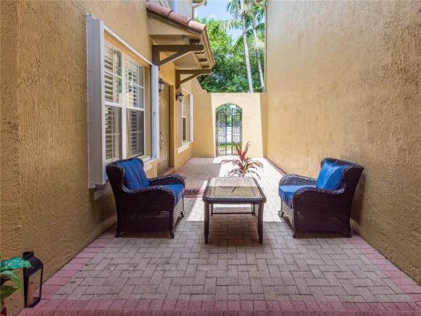 Meadow Pines, 601 SW 146th Ter #2-8, Pembroke Pines, Florida 33027, image 1