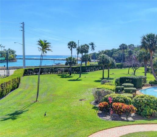 Newth Gardens, 1001 E Camino Real, Boca Raton, Florida 33432, image 3
