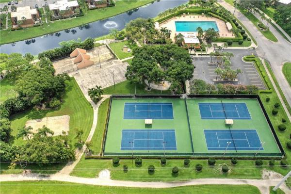Village Of Sandalwood Lakes, 1911 19th Way, West Palm Beach, Florida 33407, image 3