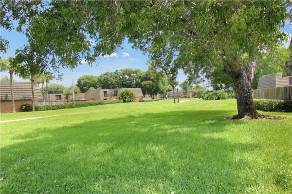 Village Of Sandalwood Lakes, 1911 19th Way, West Palm Beach, Florida 33407, image 2