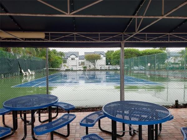 San Simeon, 21300 San Simeon Way #M3, Ives Estates, Florida 33179, image 2
