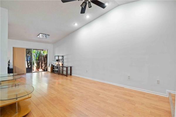 Kirk Estates, 833 SW 12th Pl, Fort Lauderdale, Florida 33315, image 2