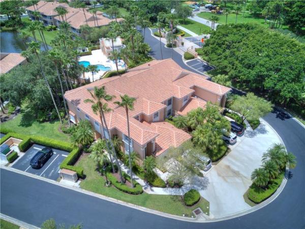 Legends, 102 Legendary Cir, Palm Beach Gardens, Florida 33418, image 2